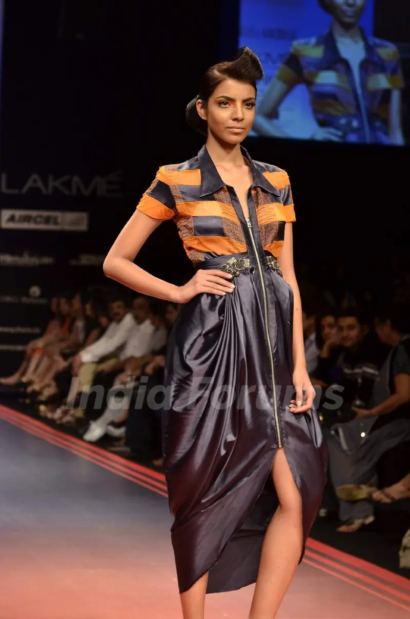 Model display the designer Archana Kochhar's collection during the first day of Lakme fashion week winter/festive 2011, in Mumbai. .