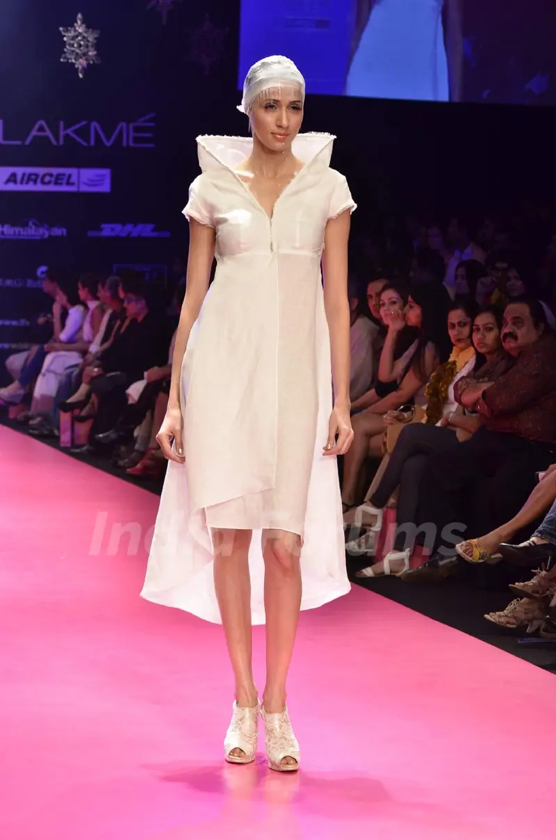 Model displays designer Wendell Rodricks's creation during the Lakme Fashion Week Day 4 in Mumbai. .