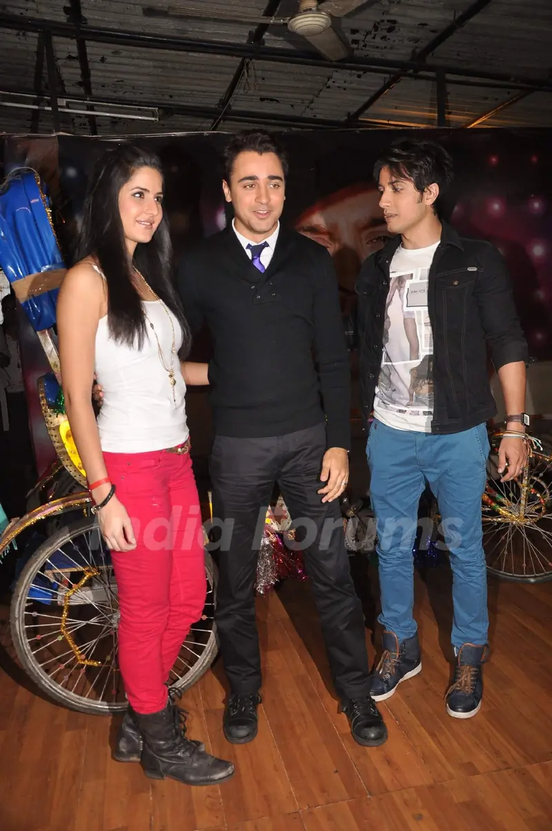 Katrina Kaif, Ali Zafar and Imran Khan on the sets of Just Dance to promote Mere Brother Ki Dulhan