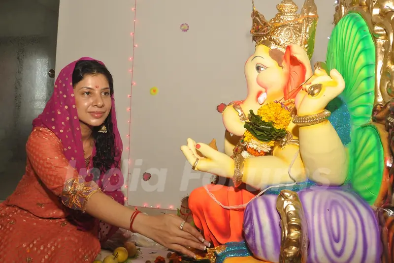 Sambhavna Seth paying devote to Lord Ganesha during the occasion of Ganesh Chaturthi at their home