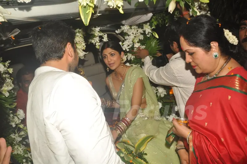 Shilpa Shetty with husband Raj Kundra immersing the Lord Shri Ganesha’s during the occasion of Ganesh Chaturthi