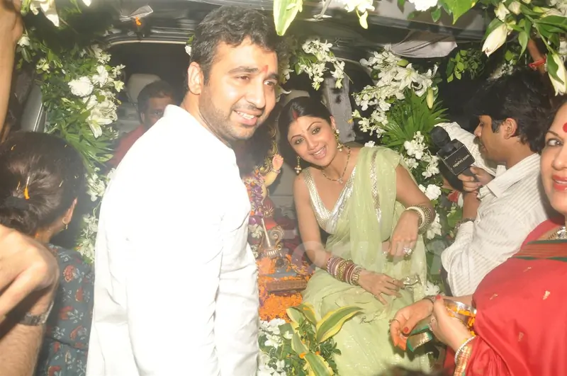 Shilpa Shetty with husband Raj Kundra immersing the Lord Shri Ganesha’s during the occasion of Ganesh Chaturthi