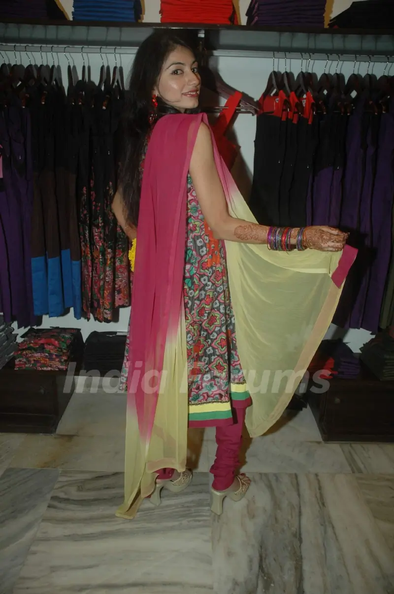 Richa Chadda and Sudeepa Singh at festive collection launch at Golmaal Store Lokhandwala, Andheri on 4th Sept 2011. .