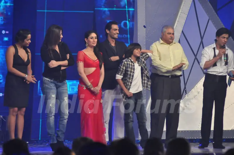Shah Rukh, Arjun Rampal, Kareena and Shahana Goswami on the Ra.One music launch