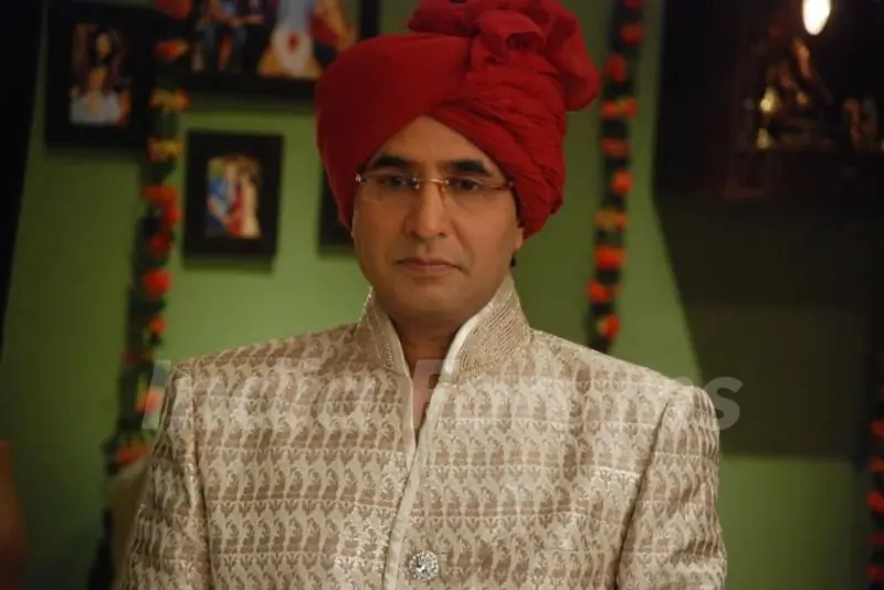 Prithvi as Sudhir Priya's father in Bade Acche Laggte Hai