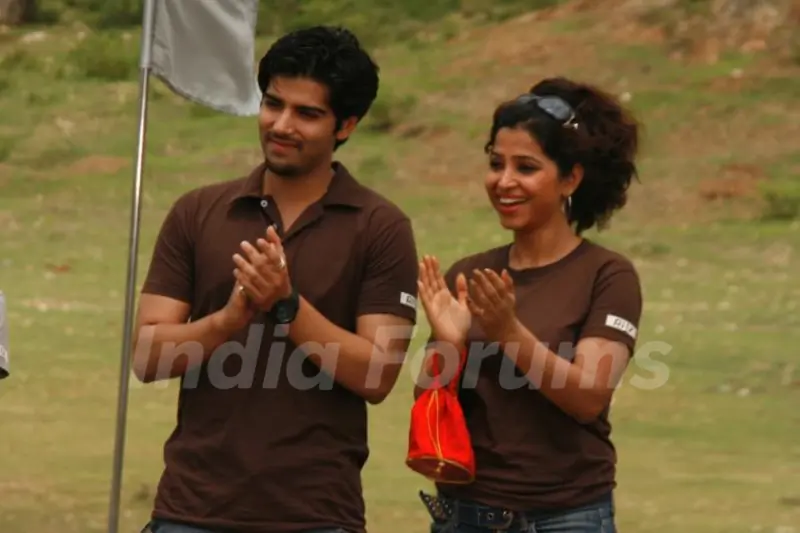 Kinshuk Mahajan in Ritz JeeLe Ye Pal with his partner