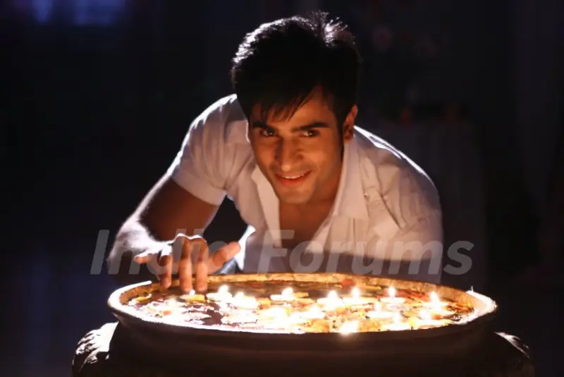 Karan Tacker as Shantanu in Rang Badalti Odhani
