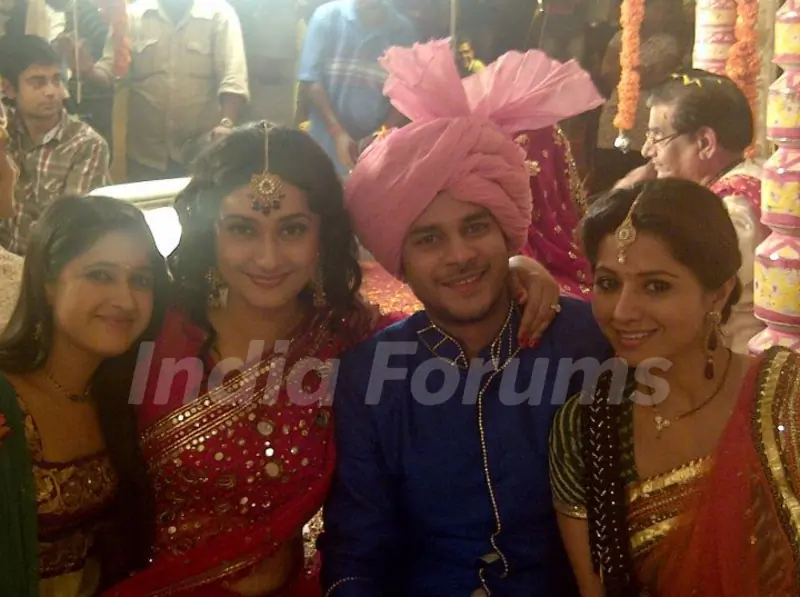 Jay Soni, Neha Narang, Ragini Khanna and Ridheema Tiwari on the sets of Sasural Genda Phool