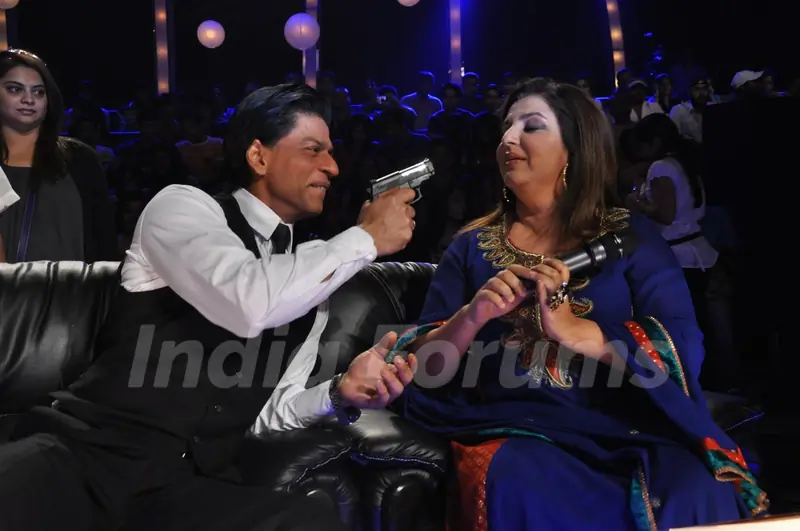 Shah Rukh Khan and Farah Khan at the finale of Just Dance at Filmcity, Mumbai