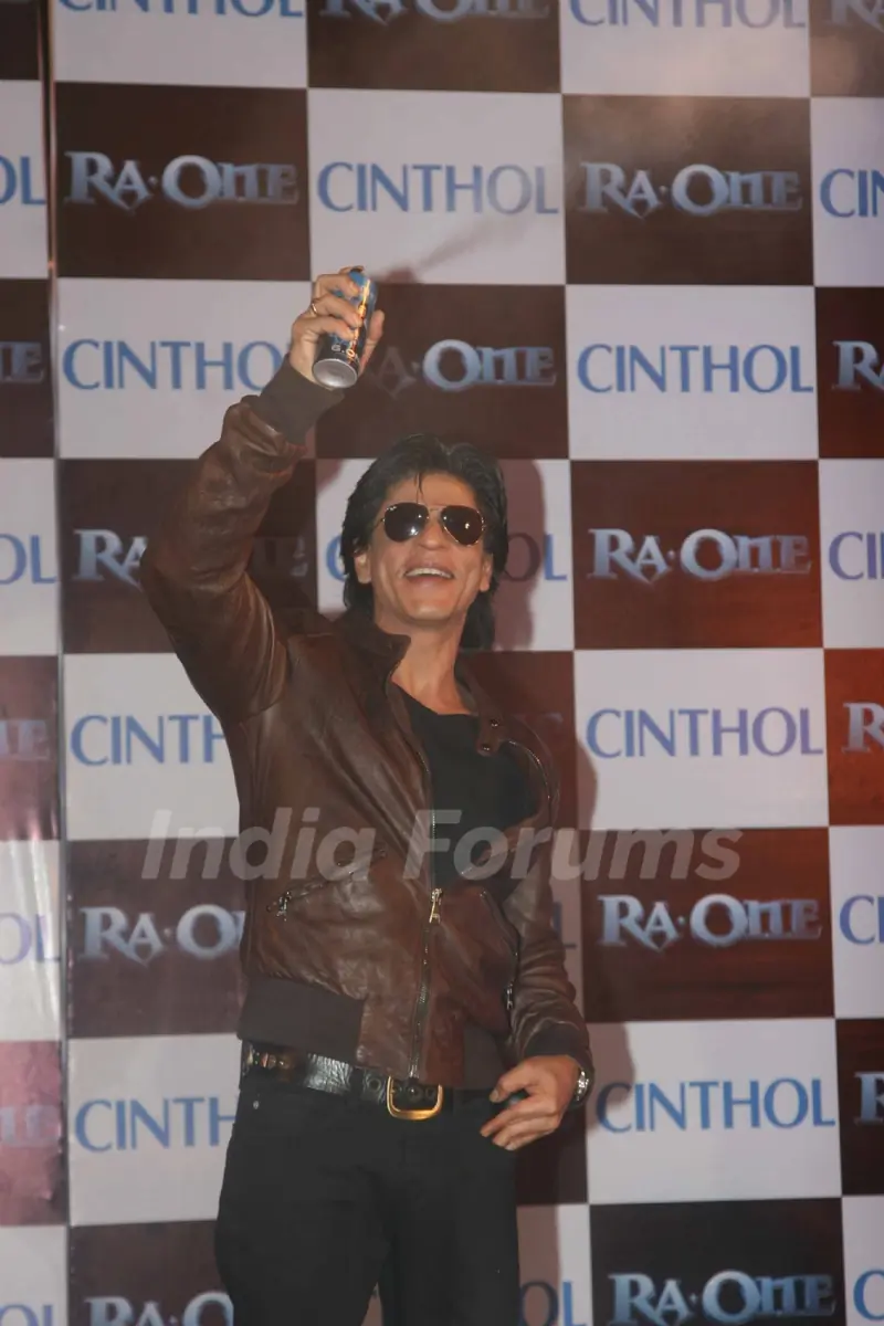 Shah Rukh Khan unveils Cinthol- Ra.one Deo