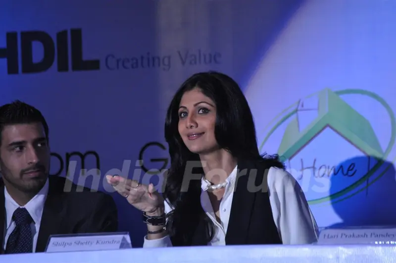Shilpa Shetty during the launch of new website 'GroupHomeBuyers.Com' for home buyers at Hotel Novotel in Mumbai