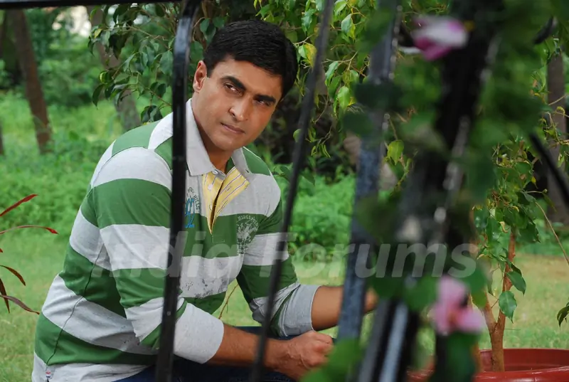 Mohnish Behl as Dr. Ashutosh in Kuch Toh Log Kahenge