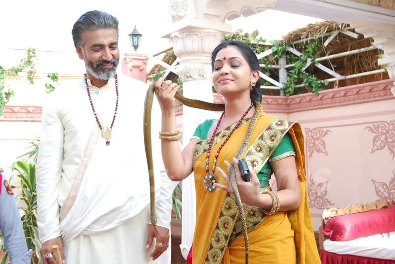 Still from tvshow Hawan