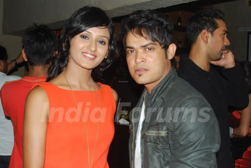 Kunwar Amar and Shakti Mohan at 100 episode completion of Dil Dostii Dance