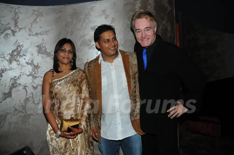 Mandeep Khurana with Sanjana and Gary Richardson at Grand launch of 'CAVE' in Mumbai a Sunken Bar