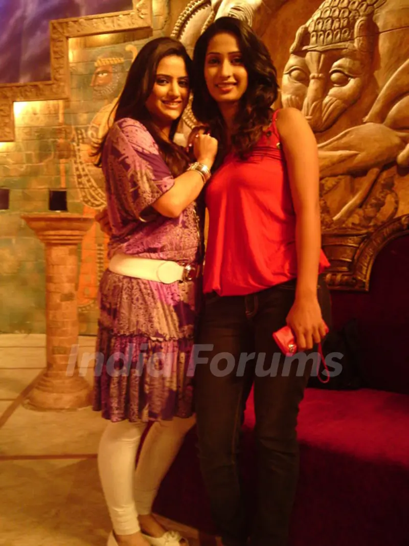 Parvati Sehgal and Priya Marathe on Comedy Circus