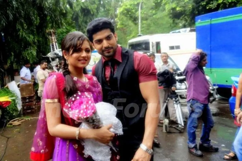 Still image of Maan and Geet