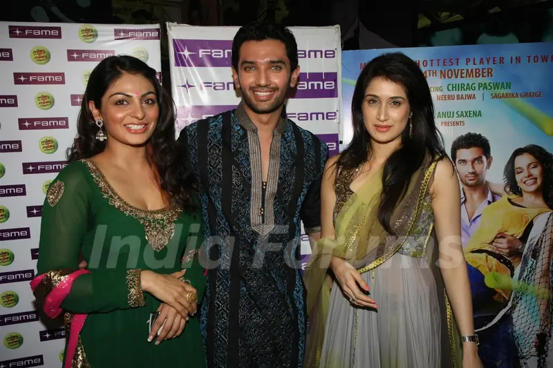 Chirag Paswan, Sagarika Ghatge and Neeru Bajwa celebrate Diwali with their film 'Miley Naa Miley Hum' at Fame Cinemas in Andheri, Mumbai
