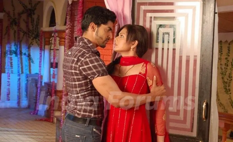 Still image of Maan and Geet in Geet Hui Sabse Parayi