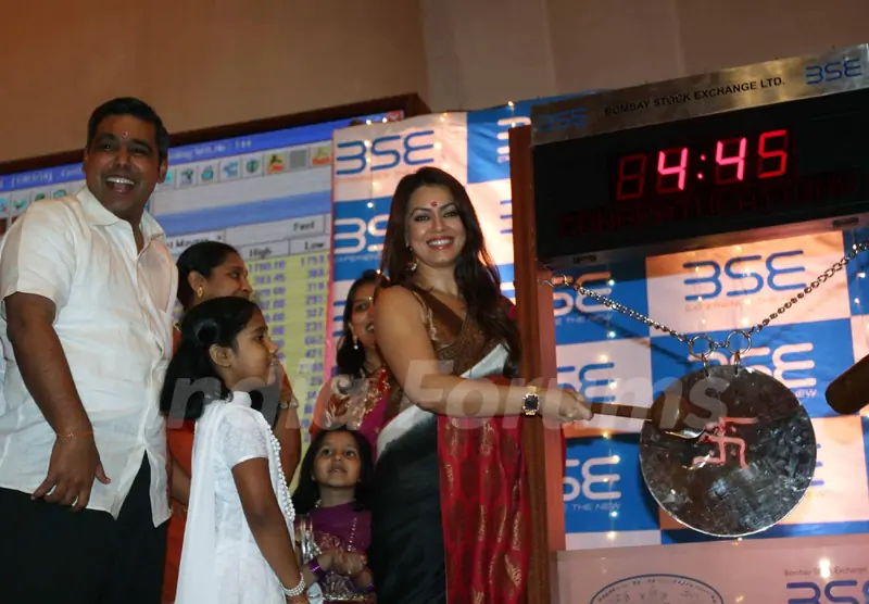 Mahima Chaudhry taking part in Diwali Muhurat Trading at the Bombay Stock Exchange(BSE) in Mumbai