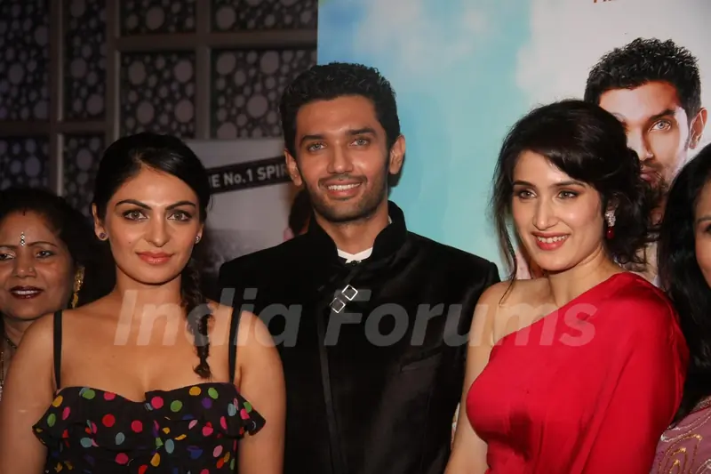 Sagarika, Neeru and Chirag at premiere of 'Miley Naa Miley Hum' at Cinemax