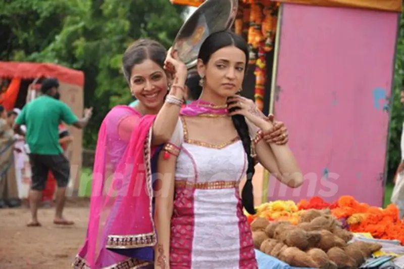 Sananya Irani and Deepali Pansare in Iss Pyaar Ko Kya Naam Doon?