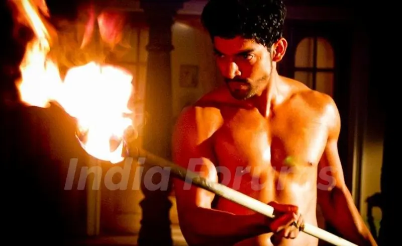 Gurmeet aka Maan Singh with fire