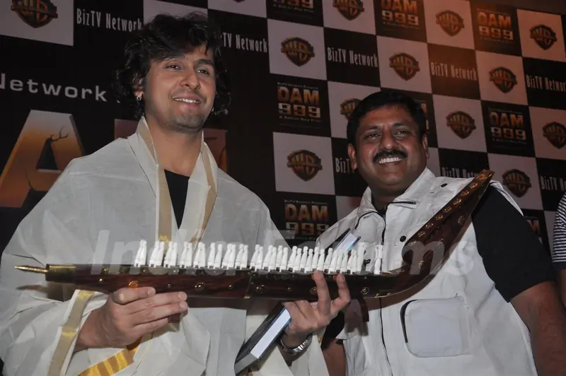 Director Sohan Roy with Sonu Niigam at press meet of 3D movie 'Dam 999' in Mumbai