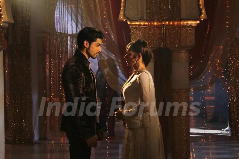 Still scene from Geet Hui Sabse Parayi