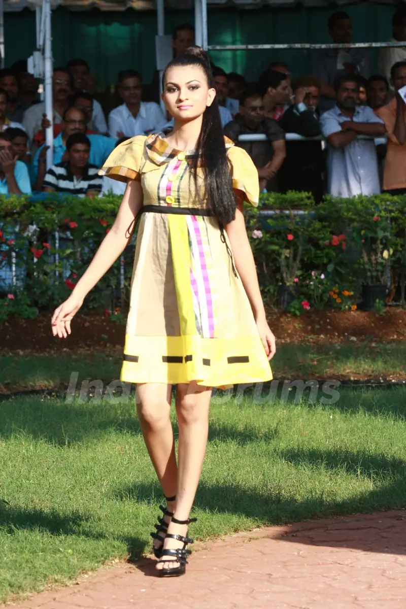 Model at Gitanjali Juvenile Million Race at Mahalaxmi Race Course in Mumbai