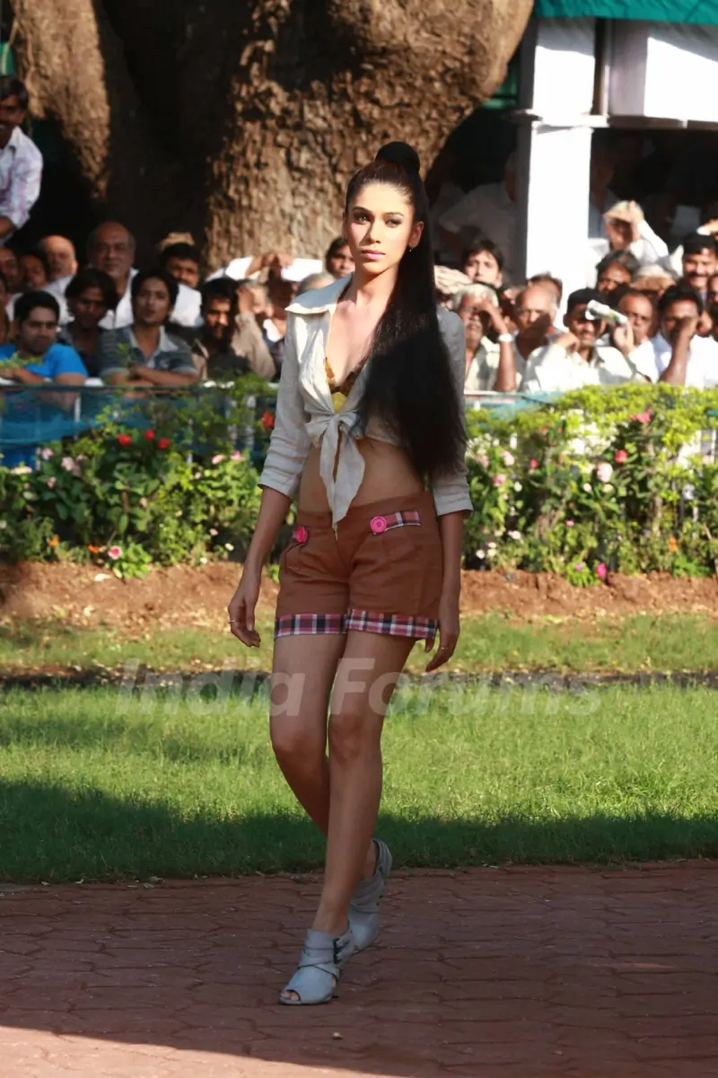 Model at Gitanjali Juvenile Million Race at Mahalaxmi Race Course in Mumbai