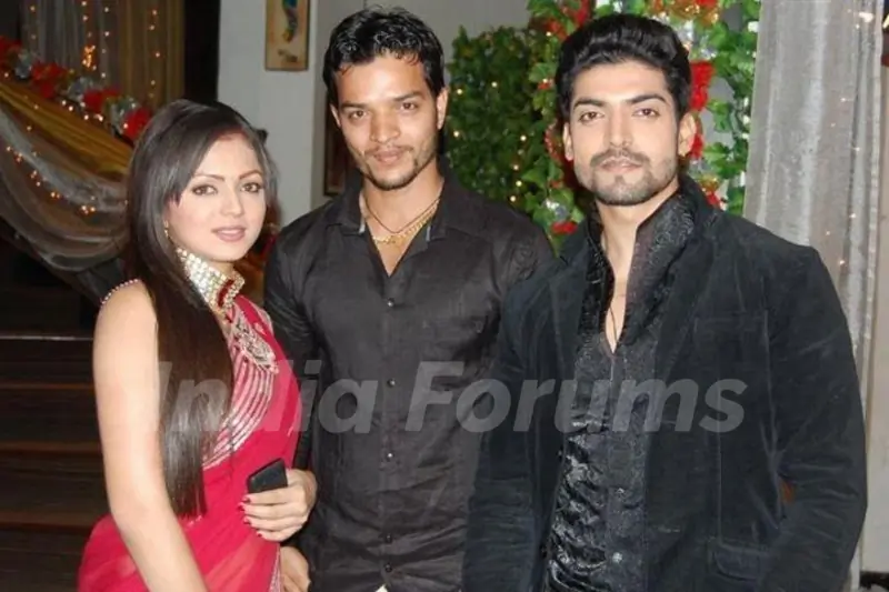 Drashti and Gurmeet with crew member Abhishek of Geet