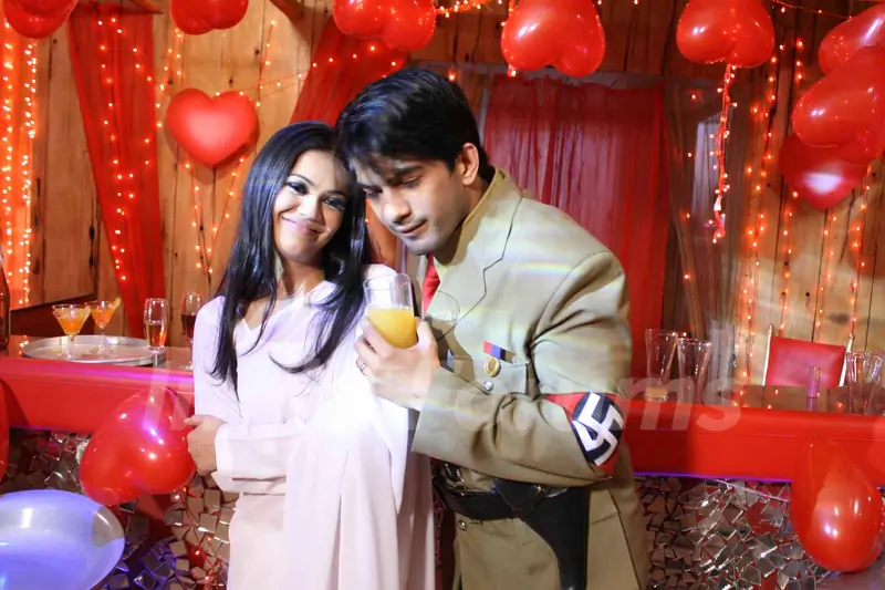 Still scene from Dill Mill Gayye