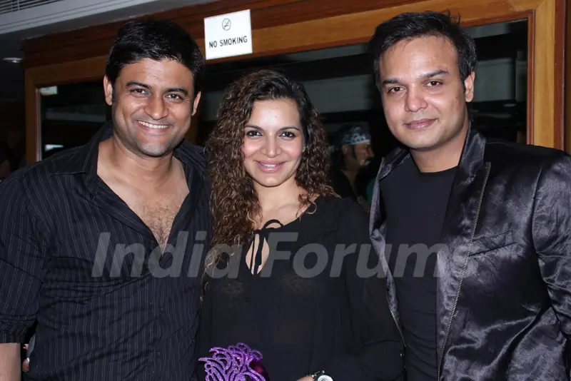 Manav Gohil, Shweta Kawatra and Siddharth Kumar Tewary at completino of 200 episodes of Phulwa