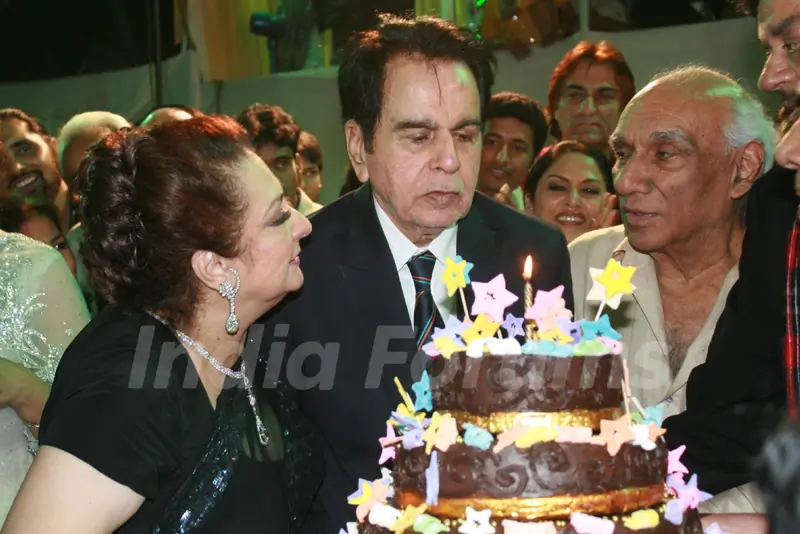 Cake cutting ceremony of Dilip Kumar's 89th Birthday Party