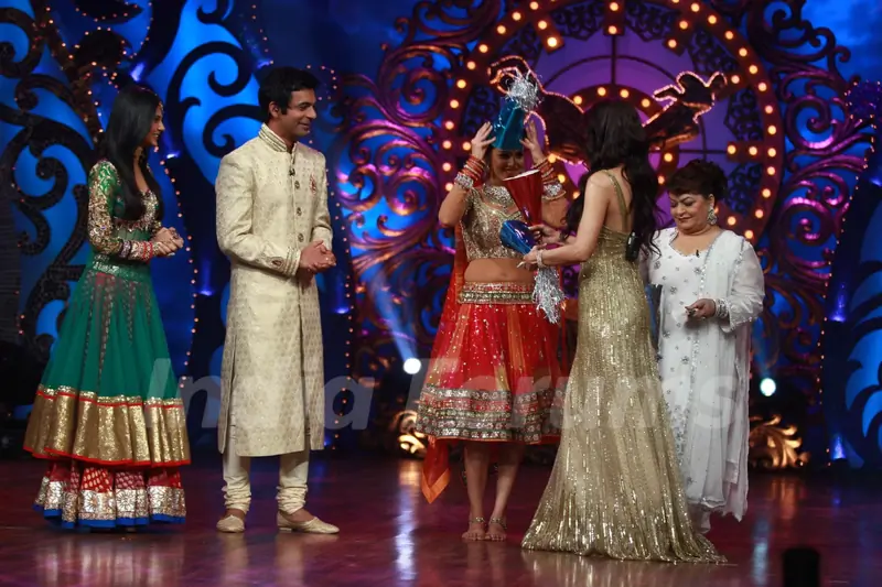 Malaika Arora and Genelia with Saroj Khan add glamour to Nach Le Ve With Saroj Khan - Season 3