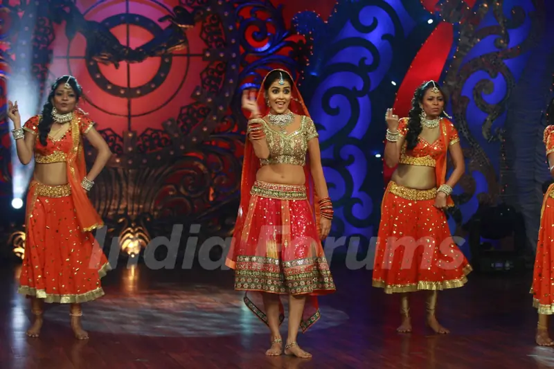 Genelia D’Souza add glamour to 'Nach Le Ve With Saroj Khan - Season 3'