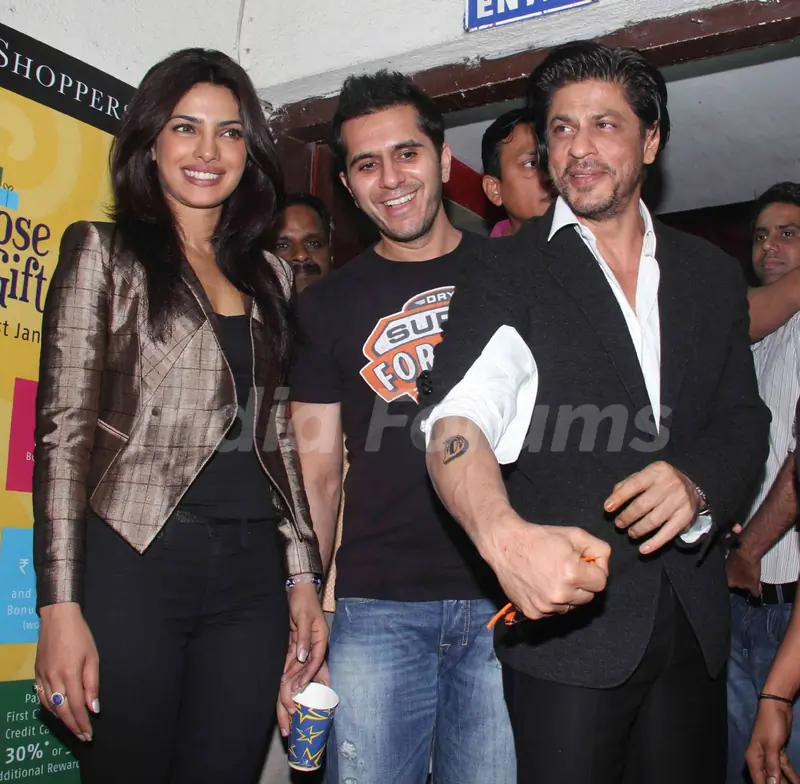 Priyanka Chopra, Ritesh Sidhwani, Shah Rukh Khan at Don 2 special screening at PVR
