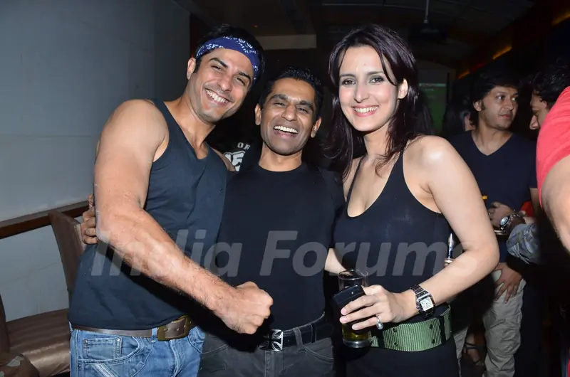 Vikas Bhalla grace Captain Vinod Nair and Tulip Joshi Army Day bash