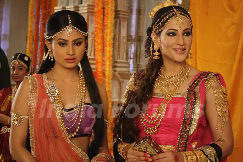Still image of Sati & Madinike in Devon Ke Dev. Mahadev