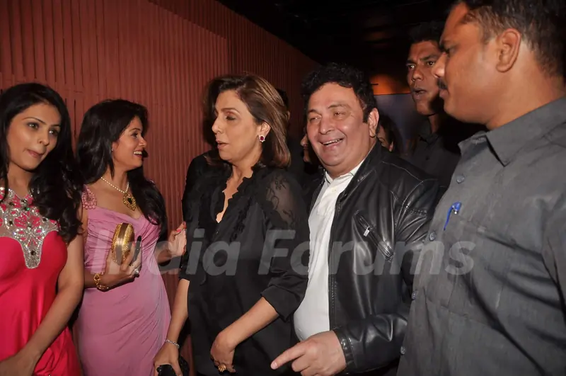 Rishi Kapoor and Neetu Singh at Sanjay dutt's bash for agneepath.
