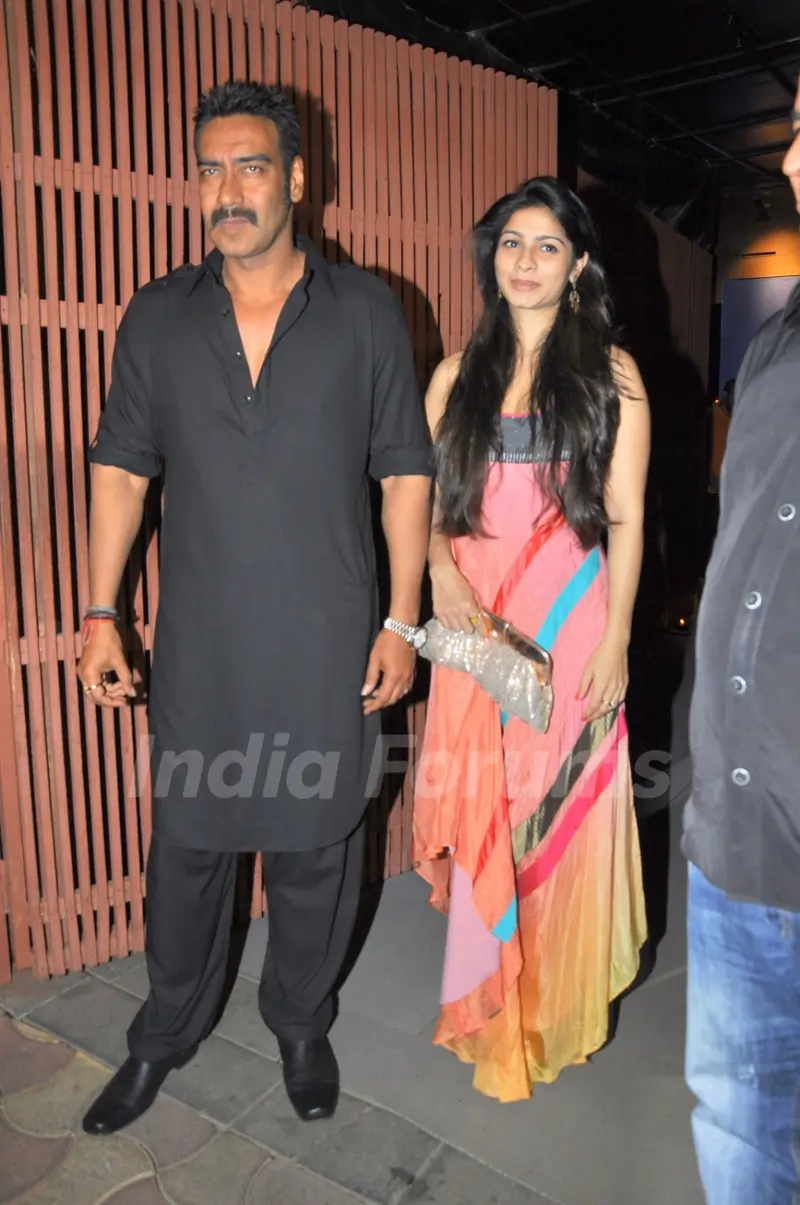Ajay Devgan and Tanisha at Sanjay Dutt's bash for Agneepath