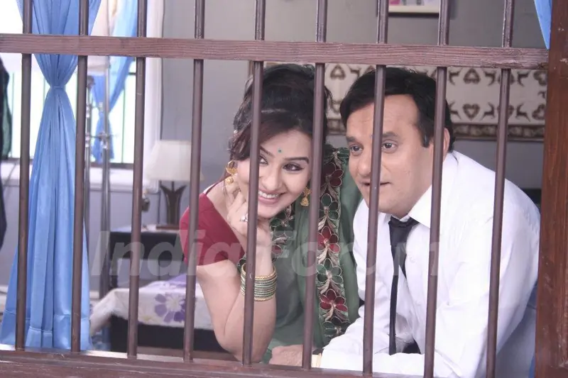Shilpa Shinde and Paresh Ganatra as Koel and Ghotak