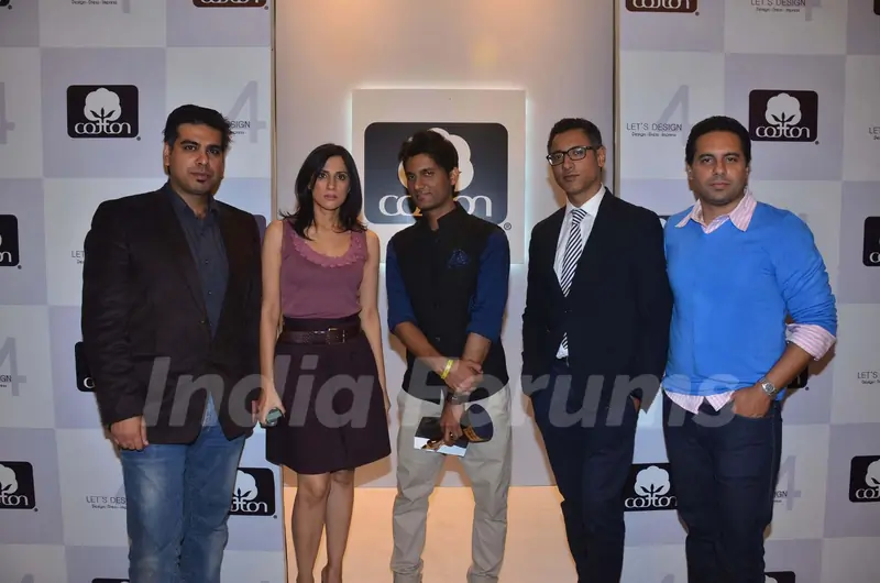 Sachit Bhatia, Rina Dhaka, Dhruv Singh, Shantanu and Nikhil Mehra at Cotton Council of India Lets Design 4 contest. .