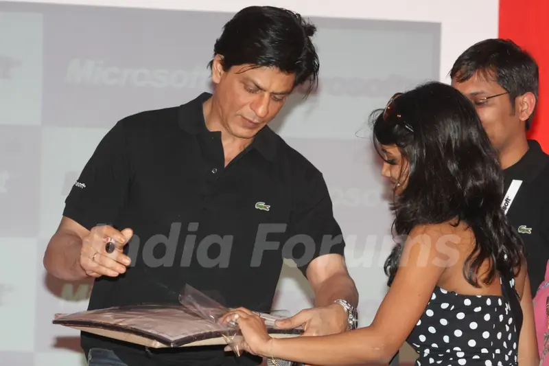 Shahrukh Khan at Don 2 Microsoft promotions at Taj Lands End