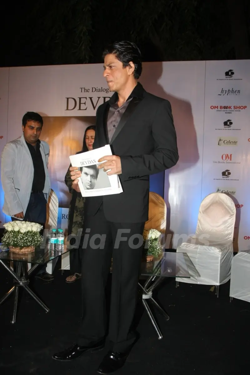 Shah Rukh Khan at Launch of Devdas dialogue book at Mehboob Studios in Bandra, Mumbai