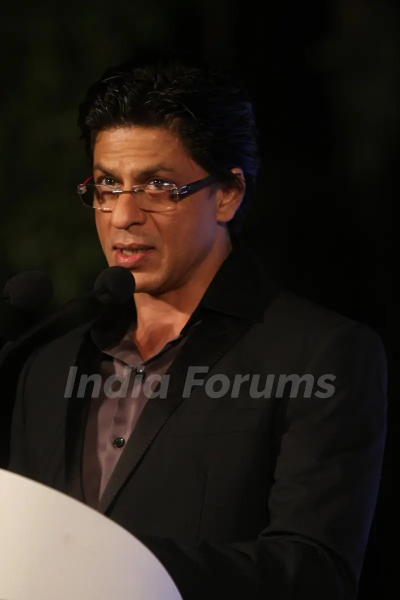 Shah Rukh Khan at Launch of Devdas dialogue book at Mehboob Studios in Bandra, Mumbai