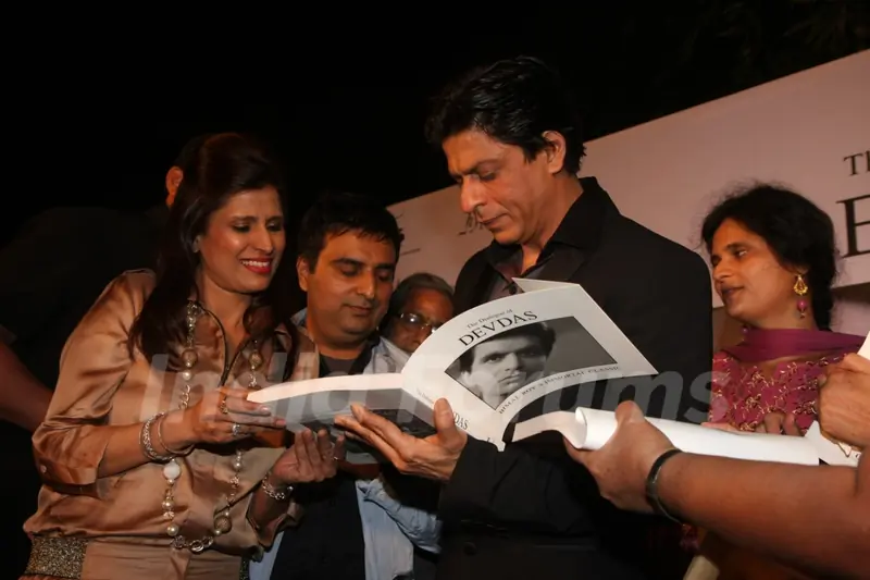 Shah Rukh Khan at Launch of Devdas dialogue book at Mehboob Studios in Bandra, Mumbai