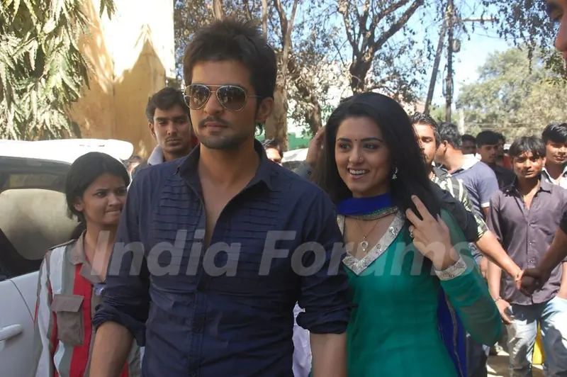 RaQesh Vashisth aka Aditya & Riddhi Dogra Vashisth aka Priya from Maryaada-Lekin Kab Tak?
