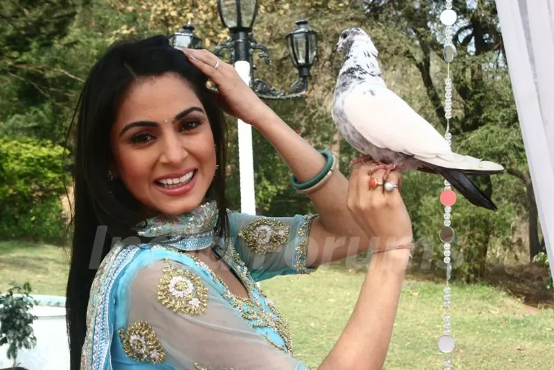 Shraddha Arya still image from Main Lakshmi Tere Angan ki.